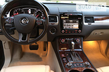 Позашляховик / Кросовер Volkswagen Touareg 2012 в 