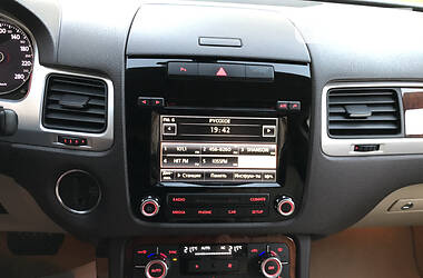 Позашляховик / Кросовер Volkswagen Touareg 2012 в 