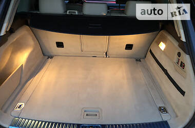 Позашляховик / Кросовер Volkswagen Touareg 2012 в 