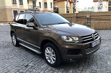 Позашляховик / Кросовер Volkswagen Touareg 2012 в 
