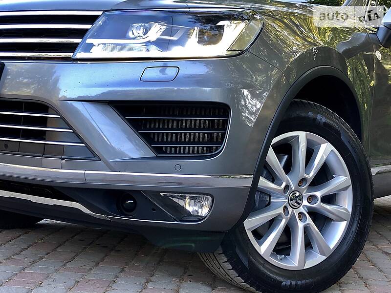 Позашляховик / Кросовер Volkswagen Touareg 2015 в Дрогобичі