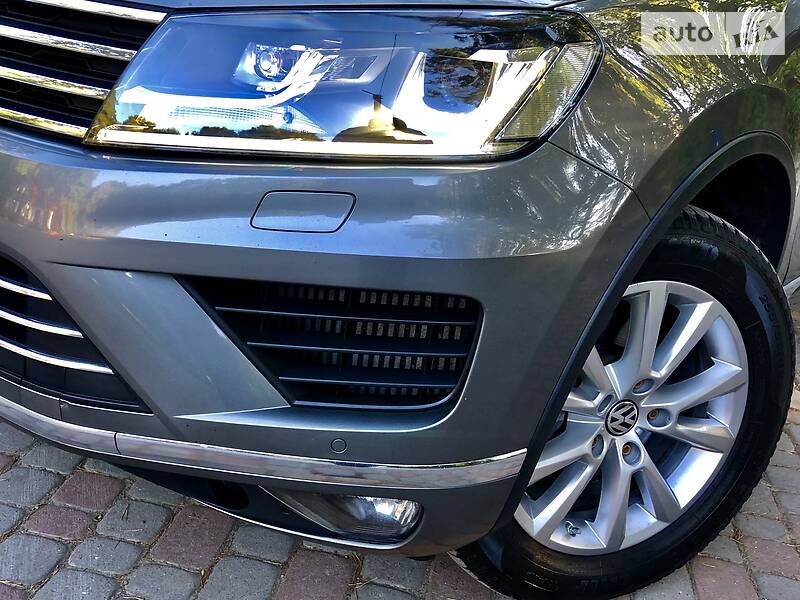 Позашляховик / Кросовер Volkswagen Touareg 2015 в Дрогобичі