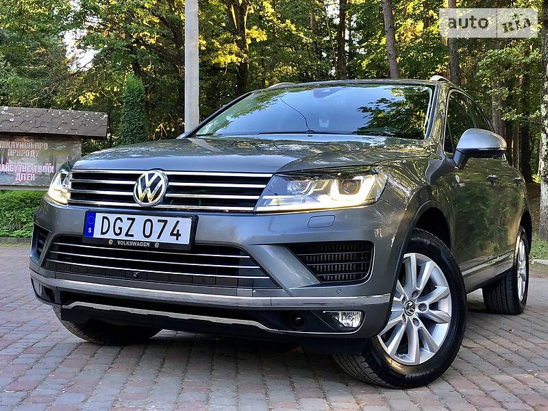 Позашляховик / Кросовер Volkswagen Touareg 2015 в Дрогобичі