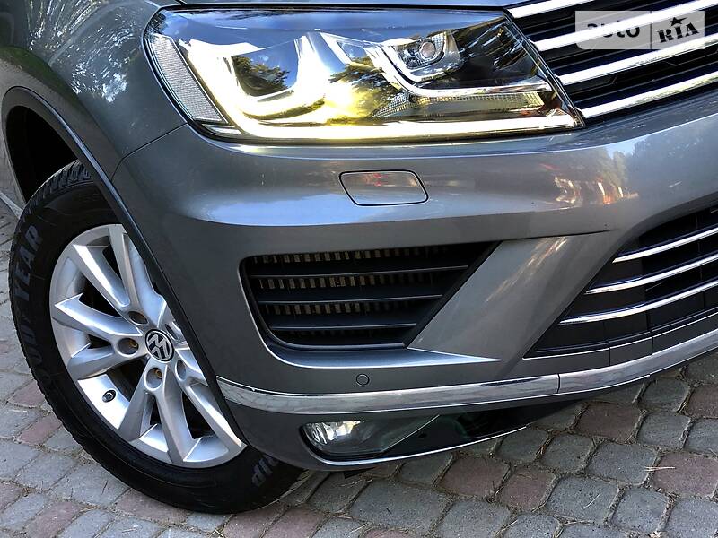 Позашляховик / Кросовер Volkswagen Touareg 2015 в Дрогобичі