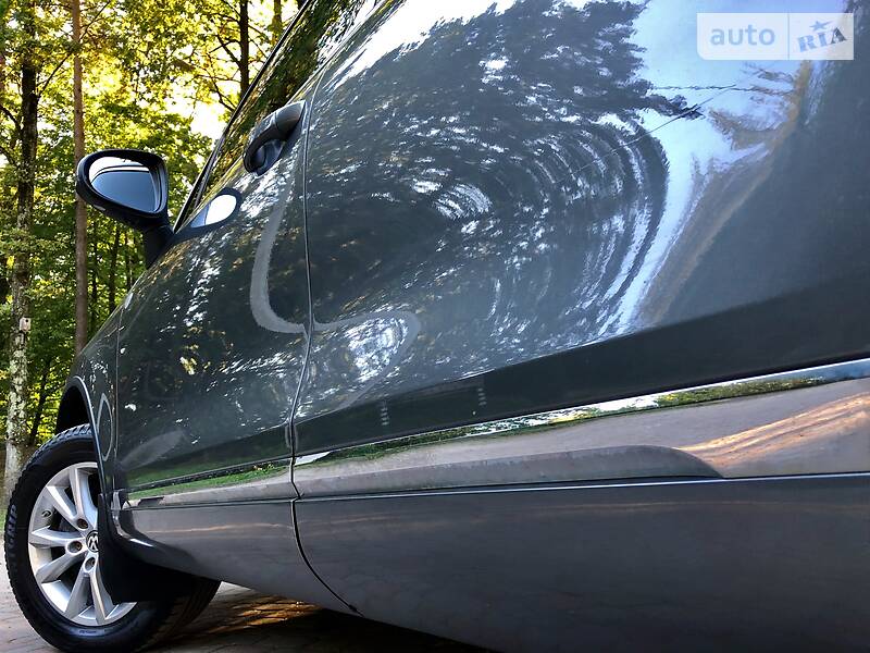 Позашляховик / Кросовер Volkswagen Touareg 2015 в Дрогобичі