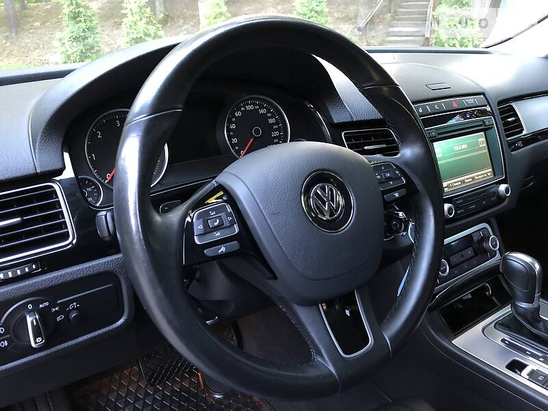 Позашляховик / Кросовер Volkswagen Touareg 2015 в Дрогобичі