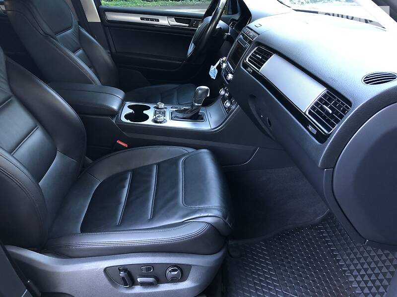 Позашляховик / Кросовер Volkswagen Touareg 2015 в Дрогобичі