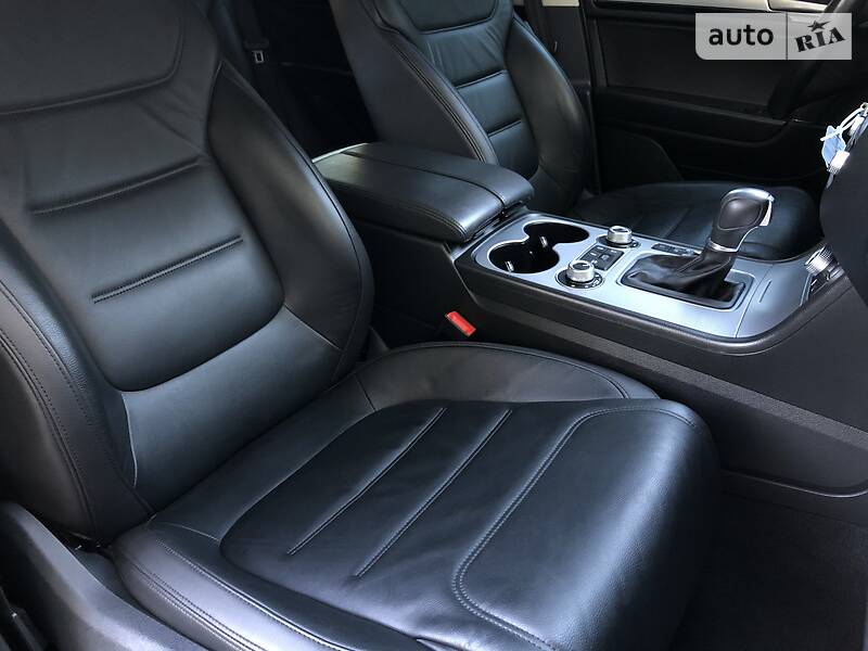 Позашляховик / Кросовер Volkswagen Touareg 2015 в Дрогобичі