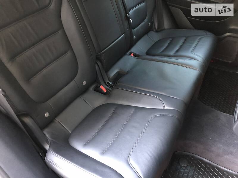 Позашляховик / Кросовер Volkswagen Touareg 2015 в Дрогобичі