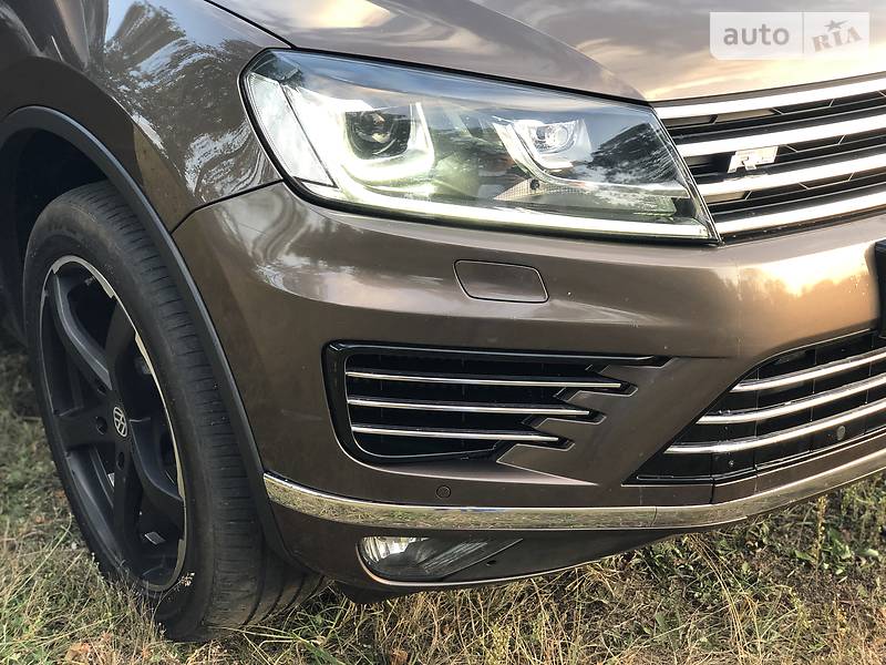 Внедорожник / Кроссовер Volkswagen Touareg 2014 в Киеве