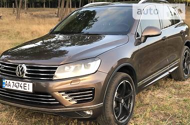 Внедорожник / Кроссовер Volkswagen Touareg 2014 в Киеве