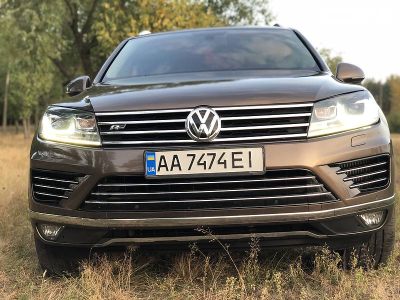 Внедорожник / Кроссовер Volkswagen Touareg 2014 в Киеве