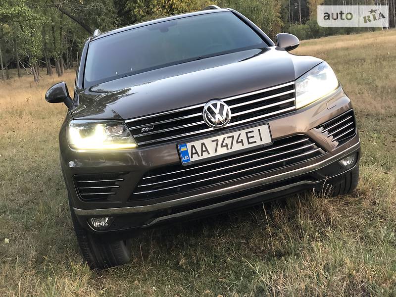 Внедорожник / Кроссовер Volkswagen Touareg 2014 в Киеве