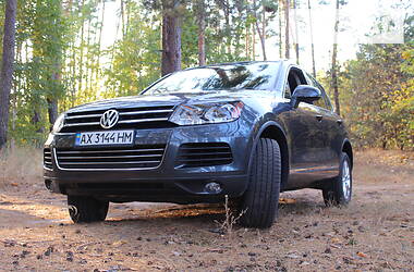 Внедорожник / Кроссовер Volkswagen Touareg 2014 в Харькове