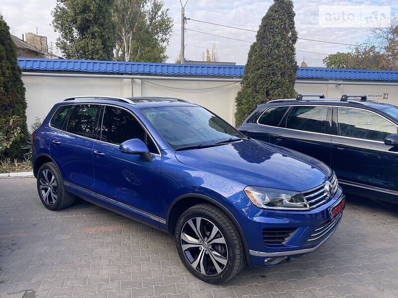 Внедорожник / Кроссовер Volkswagen Touareg 2017 в Одессе