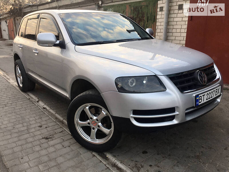Внедорожник / Кроссовер Volkswagen Touareg 2004 в 