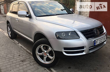 Внедорожник / Кроссовер Volkswagen Touareg 2004 в 