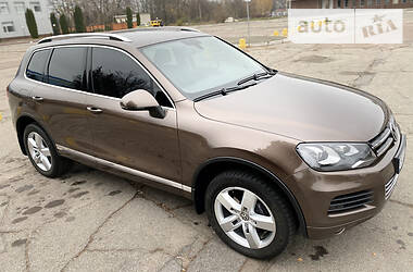 Внедорожник / Кроссовер Volkswagen Touareg 2013 в Кропивницком