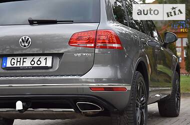 Позашляховик / Кросовер Volkswagen Touareg 2015 в Львові