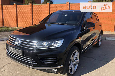 Позашляховик / Кросовер Volkswagen Touareg 2015 в Херсоні