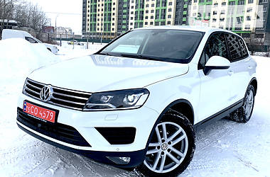 Внедорожник / Кроссовер Volkswagen Touareg 2016 в Киеве