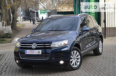 Внедорожник / Кроссовер Volkswagen Touareg 2011 в Николаеве