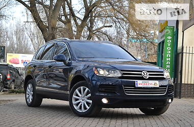 Внедорожник / Кроссовер Volkswagen Touareg 2011 в Николаеве