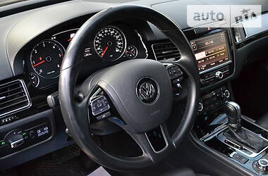 Внедорожник / Кроссовер Volkswagen Touareg 2011 в Николаеве