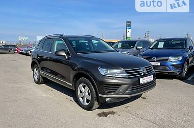 Внедорожник / Кроссовер Volkswagen Touareg 2015 в Херсоне