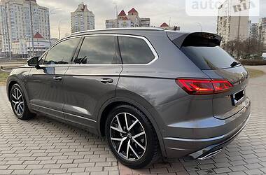 Внедорожник / Кроссовер Volkswagen Touareg 2020 в Киеве