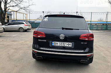 Внедорожник / Кроссовер Volkswagen Touareg 2017 в Одессе