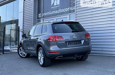 Внедорожник / Кроссовер Volkswagen Touareg 2012 в Киеве