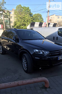 Внедорожник / Кроссовер Volkswagen Touareg 2012 в Первомайске