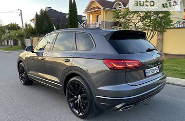 Внедорожник / Кроссовер Volkswagen Touareg 2018 в Киеве