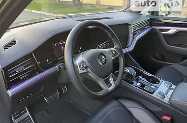 Внедорожник / Кроссовер Volkswagen Touareg 2018 в Киеве