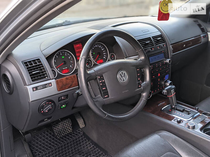 Позашляховик / Кросовер Volkswagen Touareg 2008 в Косові