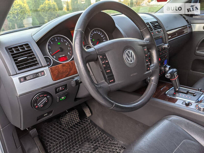 Позашляховик / Кросовер Volkswagen Touareg 2008 в Косові