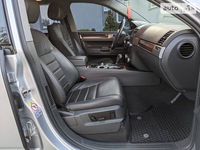 Позашляховик / Кросовер Volkswagen Touareg 2008 в Косові