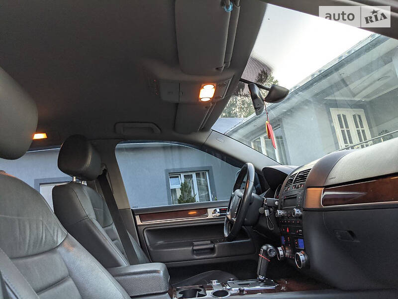 Позашляховик / Кросовер Volkswagen Touareg 2008 в Косові