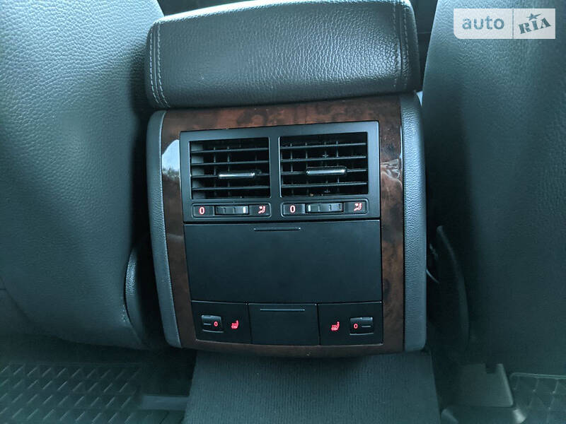 Позашляховик / Кросовер Volkswagen Touareg 2008 в Косові