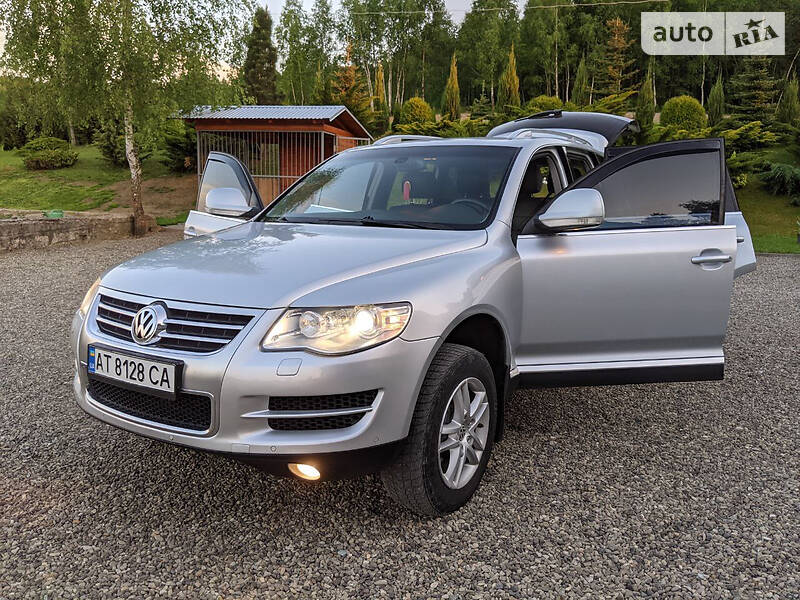 Позашляховик / Кросовер Volkswagen Touareg 2008 в Косові