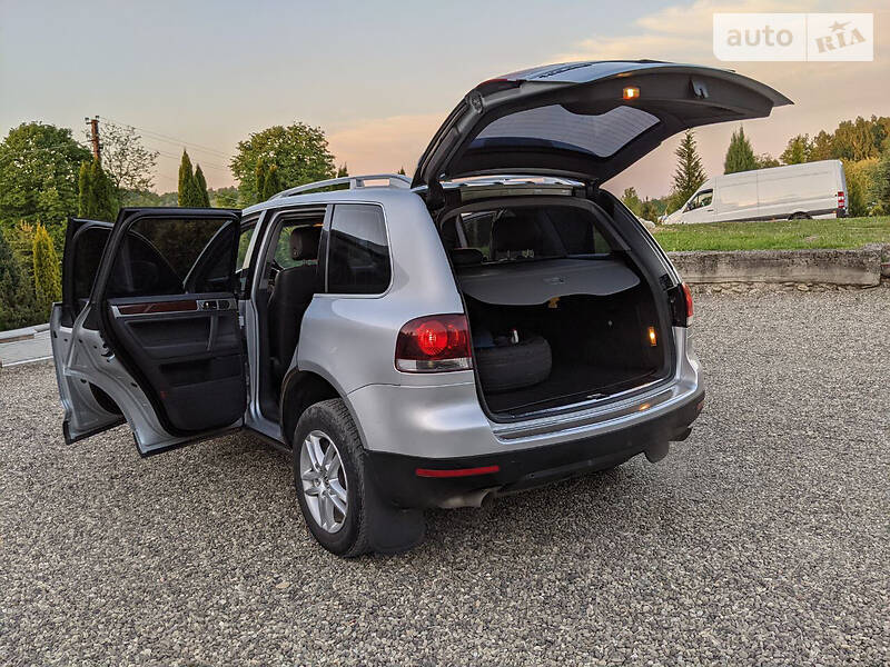 Позашляховик / Кросовер Volkswagen Touareg 2008 в Косові