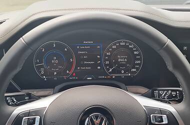 Внедорожник / Кроссовер Volkswagen Touareg 2019 в Киеве