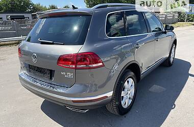 Внедорожник / Кроссовер Volkswagen Touareg 2016 в Тернополе