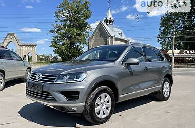 Внедорожник / Кроссовер Volkswagen Touareg 2016 в Тернополе