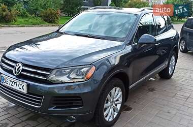 Внедорожник / Кроссовер Volkswagen Touareg 2011 в Вознесенске