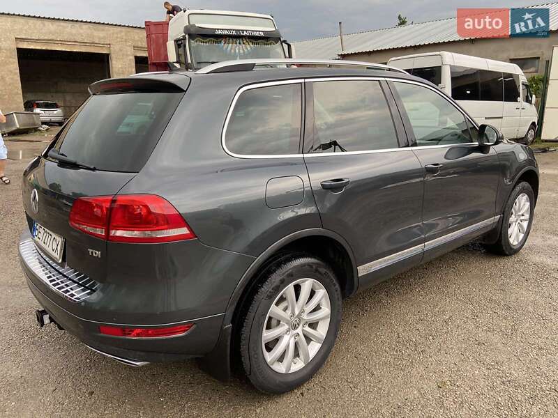 Внедорожник / Кроссовер Volkswagen Touareg 2011 в Вознесенске