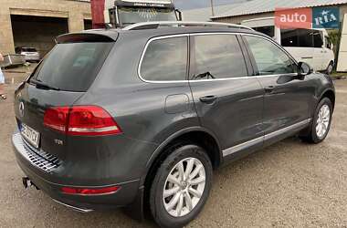 Внедорожник / Кроссовер Volkswagen Touareg 2011 в Вознесенске