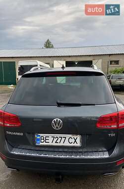 Внедорожник / Кроссовер Volkswagen Touareg 2011 в Вознесенске