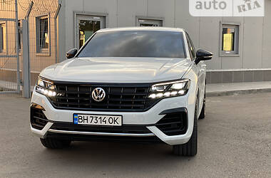 Внедорожник / Кроссовер Volkswagen Touareg 2019 в Одессе